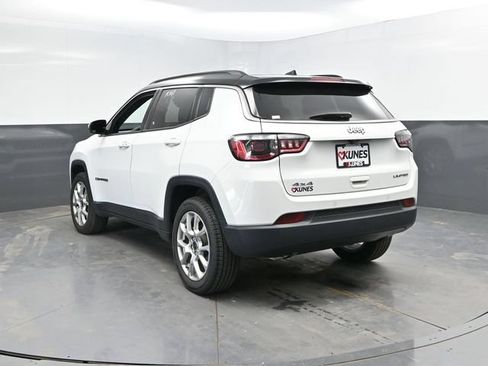 Used 2025 Jeep Compass Limited AWD/4WD image 10