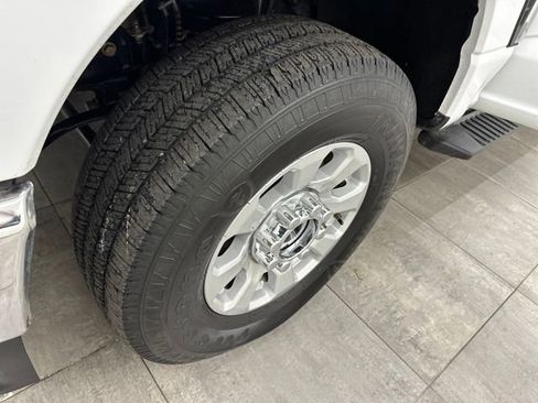 Used 2024 Ford F250 XLT image 38