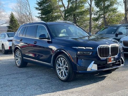Used 2026 BMW X7 xDrive40i w/ Premium Package image 3