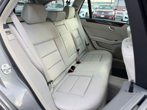 Used 2014 Mercedes-Benz E 350 4MATIC Wagon image 34