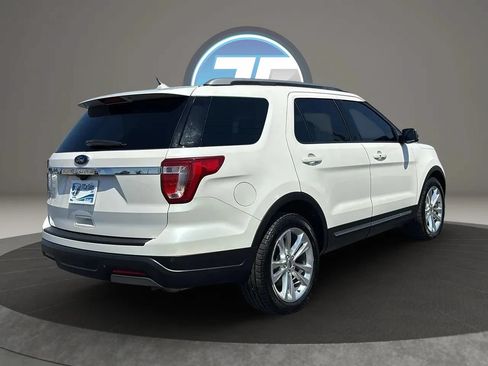 Used 2019 Ford Explorer XLT w/ Equipment Group 202A FWD image 15