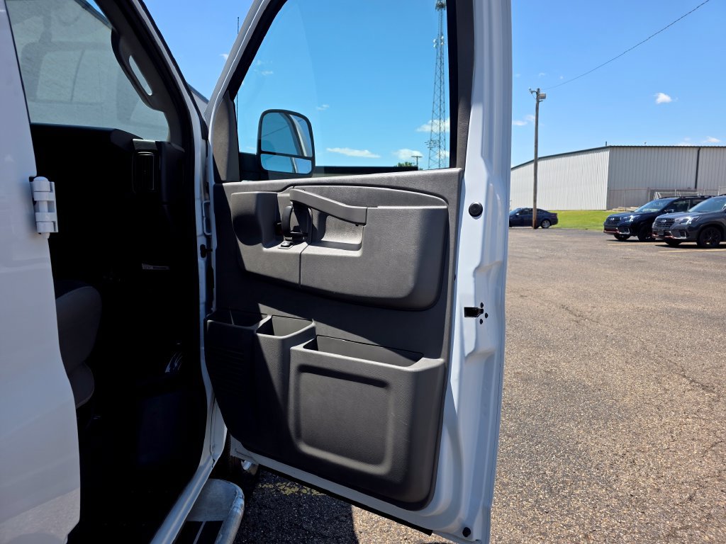 Used 2025 GMC Savana 2500 w/ Driver Convenience Package RWD image 16