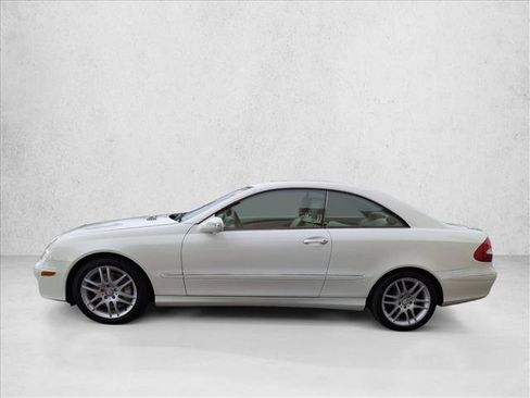 Used 2009 Mercedes-Benz CLK 350 Coupe image 9