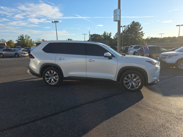 Used 2025 Toyota Grand Highlander AWD Hybrid image 2