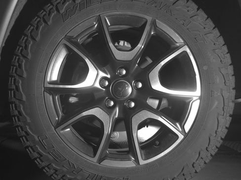 Used 2025 Jeep Compass Trailhawk AWD/4WD image 14