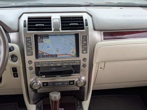 Used 2019 Lexus GX 460 Premium w/ Premium Package AWD/4WD image 19