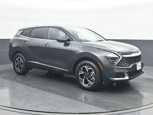 Used 2024 Kia Sportage LX image 9