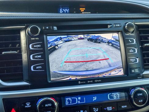 Certified 2017 Toyota Highlander XLE image 25