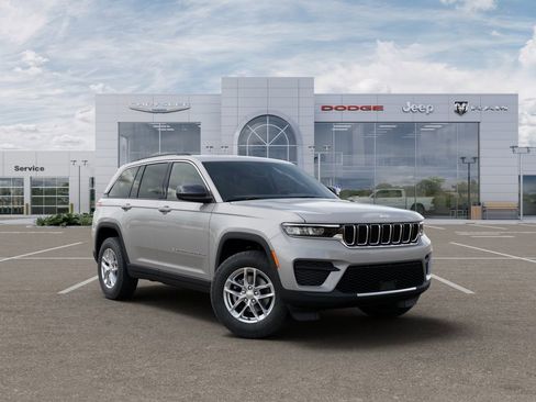 New 2025 Jeep Grand Cherokee Laredo X w/ Luxury Tech Group I AWD/4WD image 5
