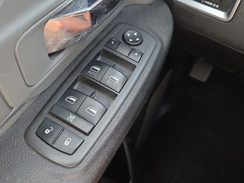 Used 2022 RAM 1500 Classic SLT RWD image 15
