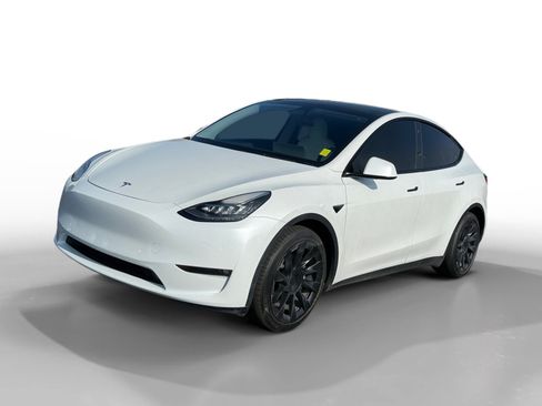 Used 2022 Tesla Model Y Long Range AWD/4WD image 1