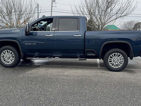 Used 2020 Chevrolet Silverado 3500 High Country w/ Z71 Off-Road Package image 3