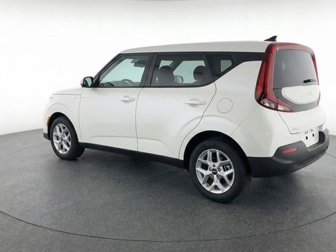 Used 2025 Kia Soul LX w/ LX Technology Package image 6