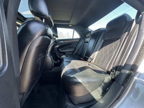 Used 2016 Chrysler 300 C Platinum w/ Safetytec Plus Group image 33