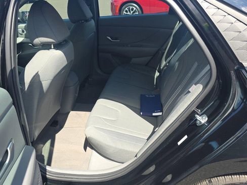 Used 2024 Hyundai Elantra SEL image 11