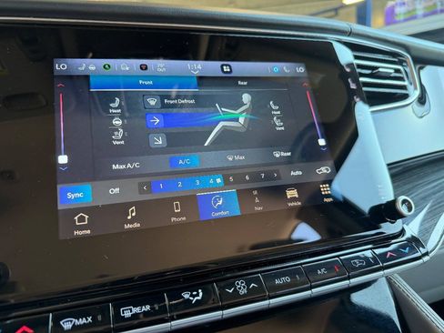 Used 2022 Jeep Wagoneer Series III w/ Convenience Group I AWD/4WD image 11