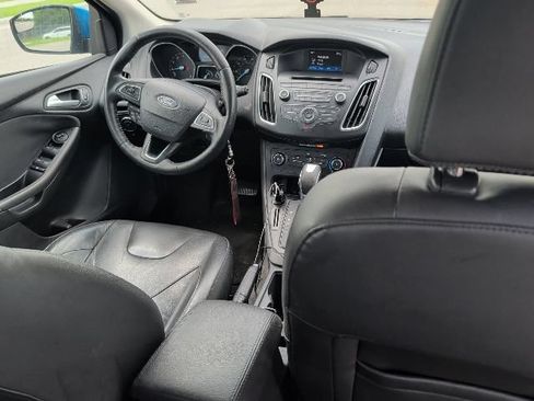 Used 2015 Ford Focus SE w/ Equipment Group 201A FWD image 11