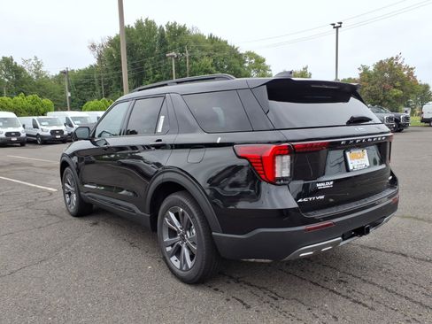 New 2026 Ford Explorer Active w/ Active Comfort Package AWD/4WD image 4
