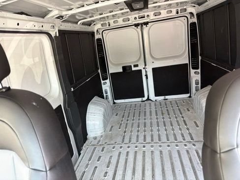 Used 2025 RAM ProMaster 2500 w/ Convenience Group FWD image 10