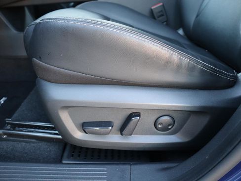 Used 2023 Nissan Rogue SL w/ SL Premium Package image 18