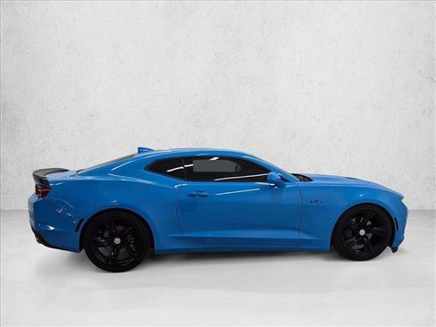 Used 2022 Chevrolet Camaro LT RWD image 4