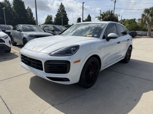 Used 2022 Porsche Cayenne GTS AWD/4WD image 1