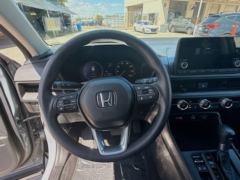 Certified 2025 Honda CR-V LX image 10