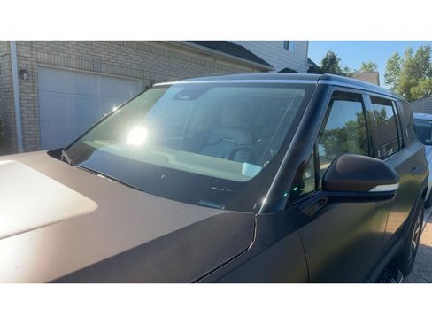 Used 2023 Rivian R1S Adventure AWD/4WD image 7