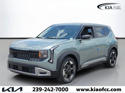 New 2027 Kia Seltos S FWD image 3