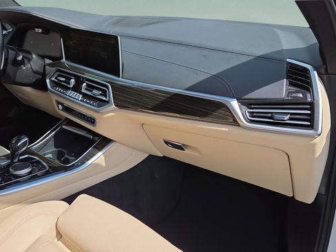 Used 2021 BMW X5 xDrive40i w/ M Sport Package image 21