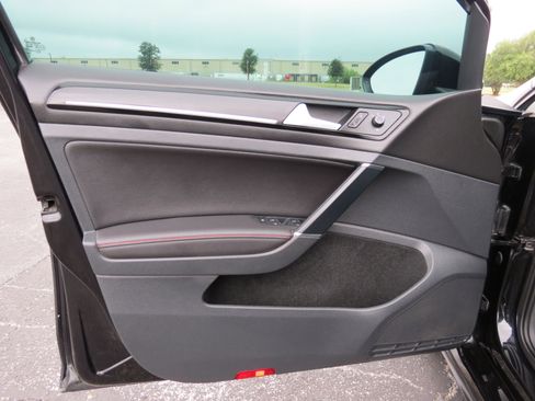 Used 2015 Volkswagen GTI SE FWD image 26