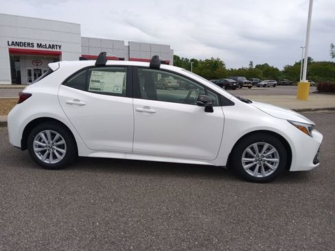 New 2026 Toyota Corolla SE FWD image 2