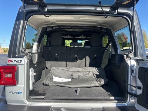 Used 2024 Jeep Wrangler Unlimited Rubicon 4xe image 18