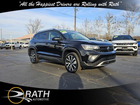 Used 2024 Volkswagen Taos SE image 4