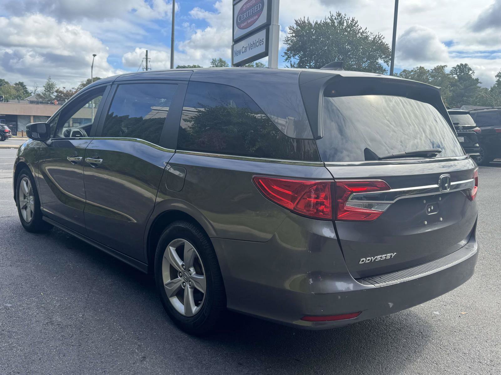 Used 2019 Honda Odyssey EX image 5