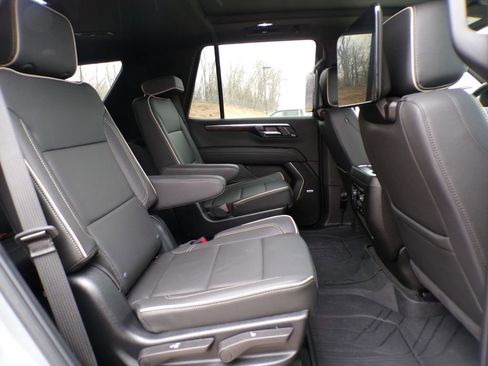 Used 2025 Chevrolet Tahoe Premier AWD/4WD image 19