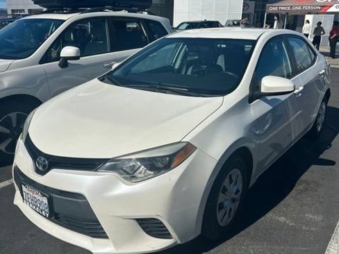 Used 2014 Toyota Corolla LE FWD image 1