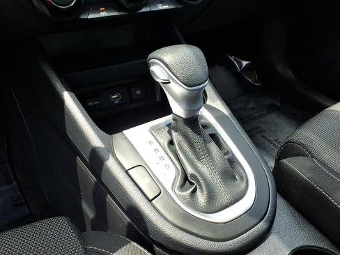 Used 2024 Kia Forte LXS FWD image 17