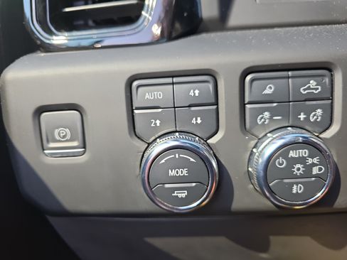 Used 2023 GMC Sierra 1500 AT4 AWD/4WD image 26