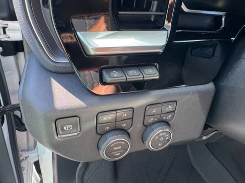 New 2026 Chevrolet Silverado 3500 High Country w/ High Country Premium Package AWD/4WD image 18