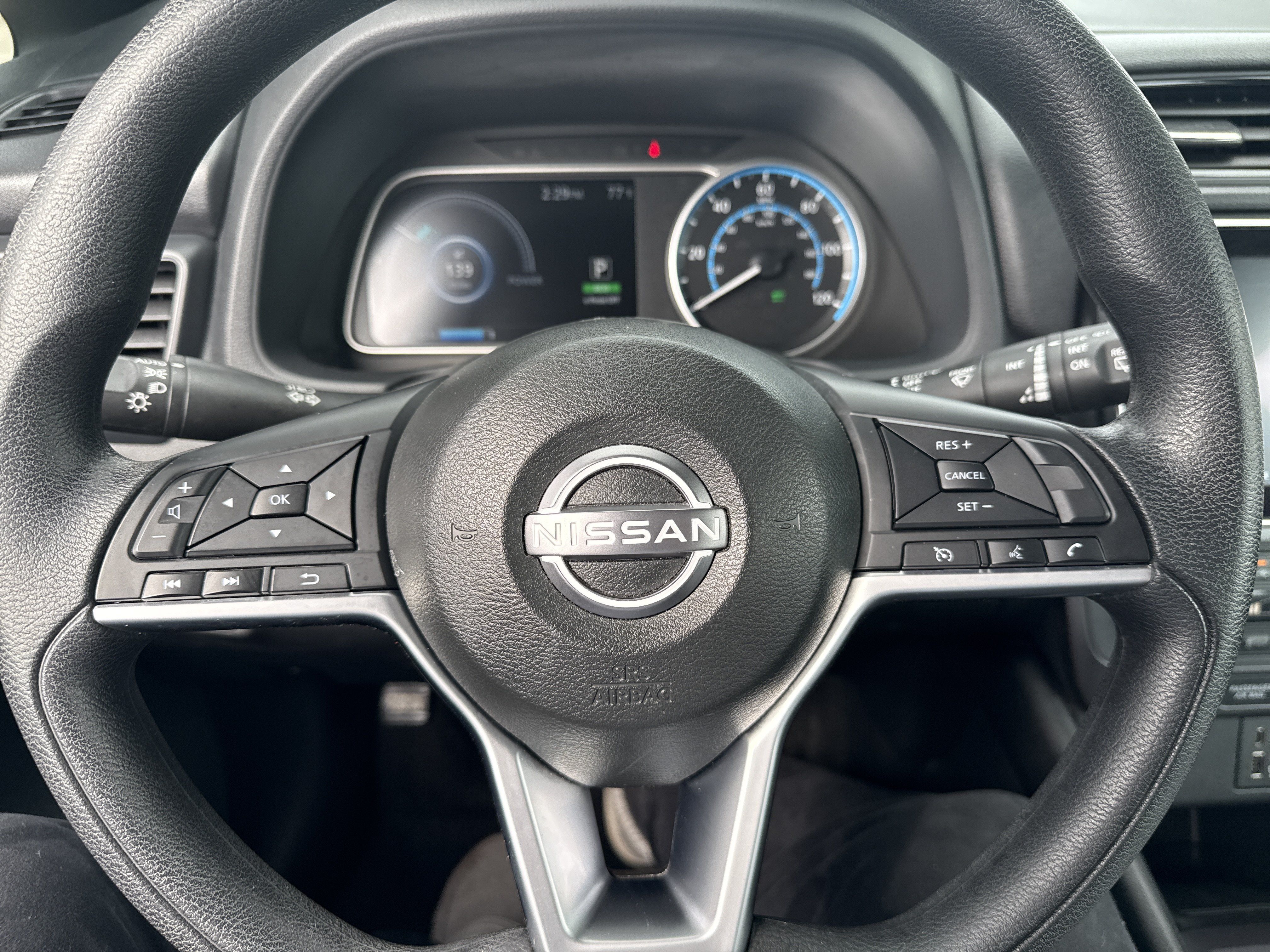 Certified 2025 Nissan Leaf S FWD image 22