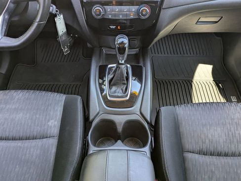 Used 2019 Nissan Rogue S w/ Special Edition Package FWD image 19