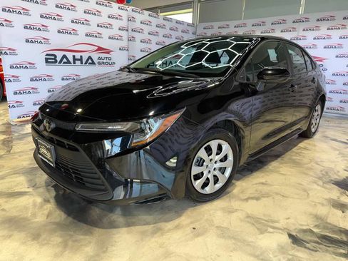 Used 2026 Toyota Corolla LE FWD image 2