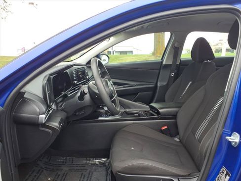 Used 2023 Hyundai Elantra SEL w/ Cargo Package FWD image 24