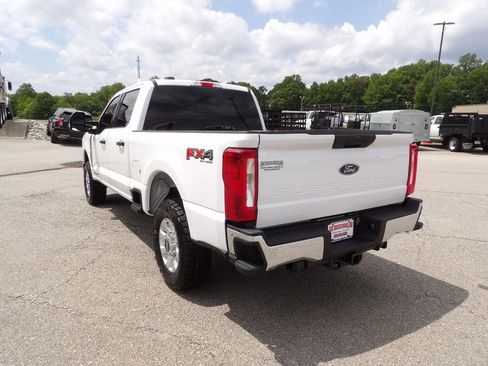 Used 2024 Ford F250 XLT w/ FX4 Off-Road Package AWD/4WD image 5