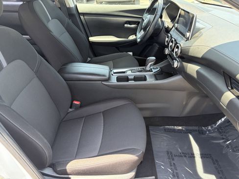 Used 2022 Nissan Sentra SV FWD image 11