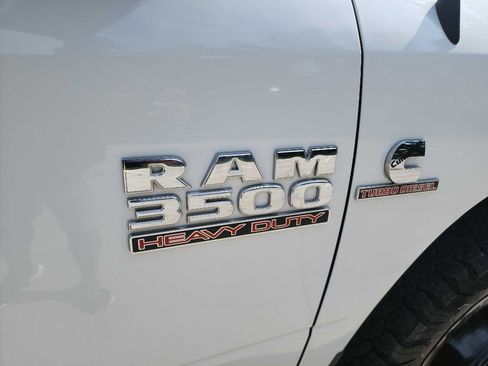 Used 2016 RAM 3500 Tradesman w/ Chrome Appearance Group RWD image 13