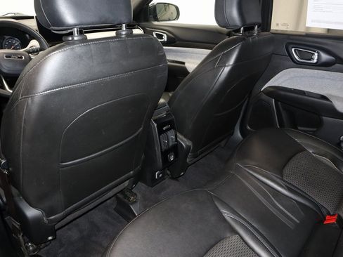 Used 2024 Jeep Compass Latitude image 20