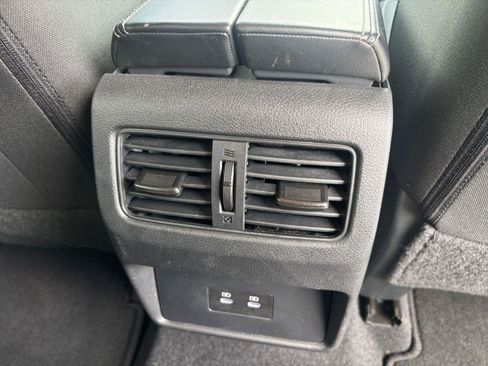 Used 2025 Nissan Rogue SV FWD image 24