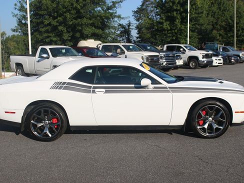 Used 2017 Dodge Challenger SXT Plus RWD image 8